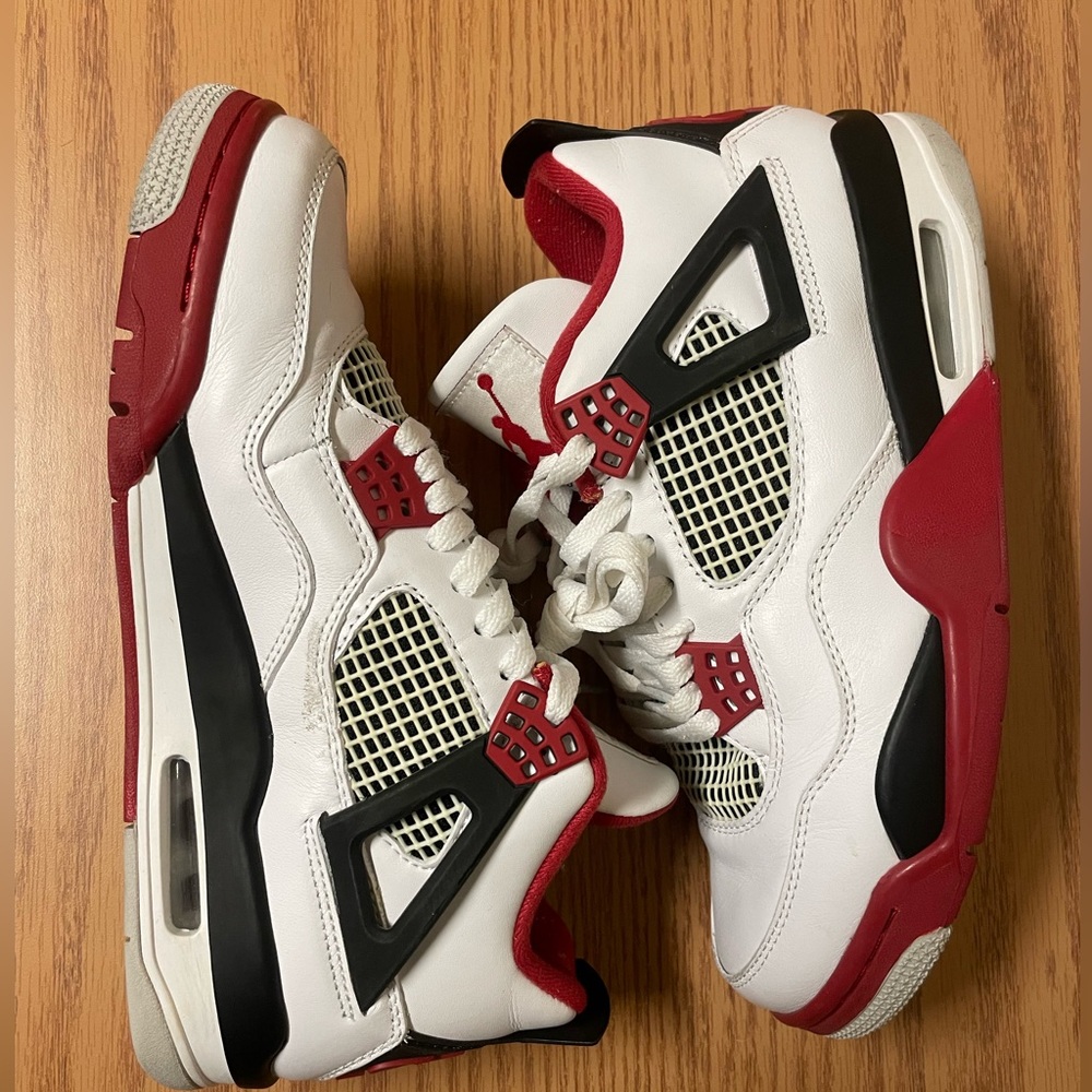 Jordan 4s